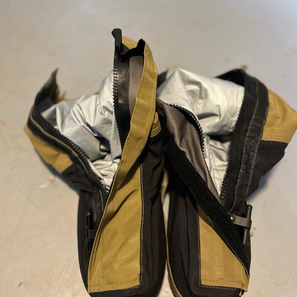 Outdoor Research Brooks Ranger Overboot III - Picture 2 of 10